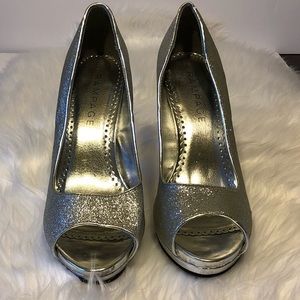 Rampage Gracee Sliver Sparkly Peep Toe Pump SZ9
